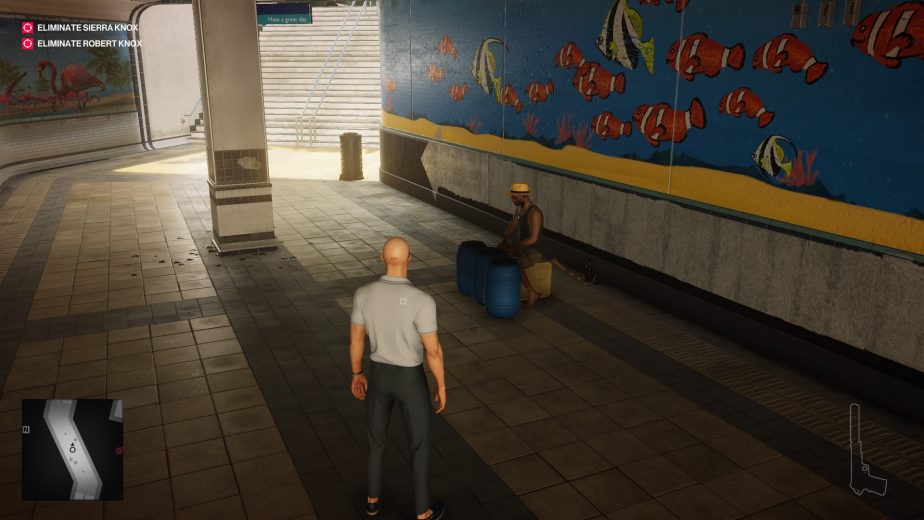 Hitman 2's titular Mr. Tambourine Man in all his glory.