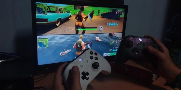 How to play split screen on fortnite xbox 2023?